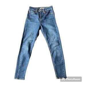 Levi wedgie Skinny High Rise Women’s Jeans Size 25